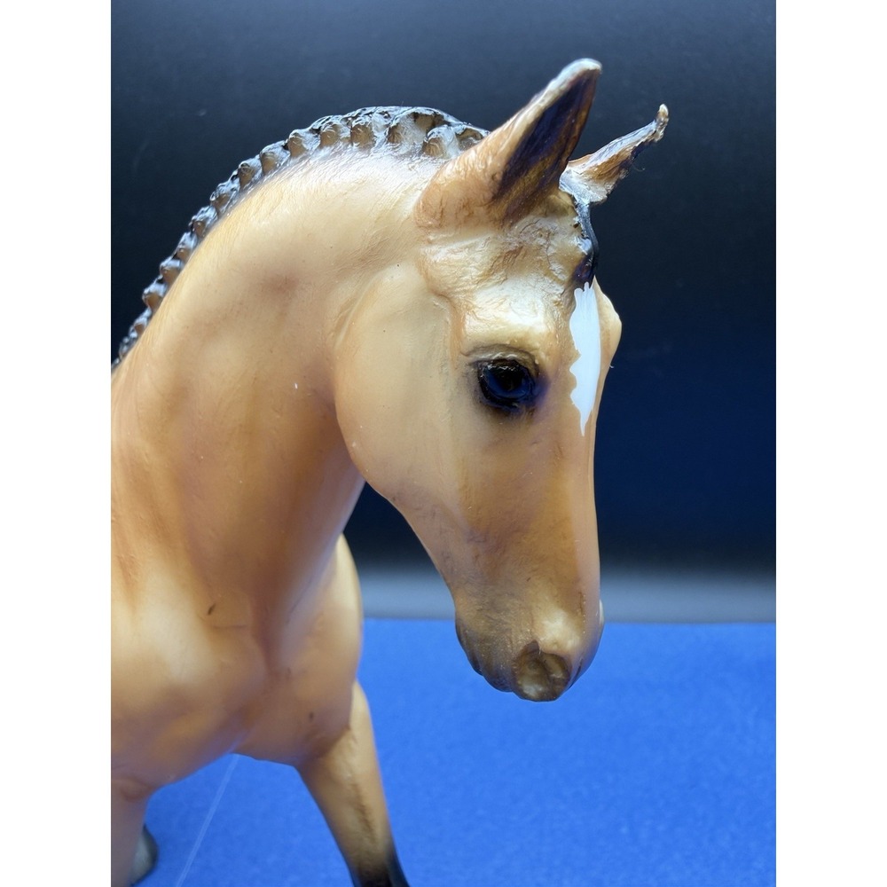 Breyer Horse #953 BUCKSKIN HANOVERIAN FREEDOM SERIES 1:12 SCALE 2019 - Picture 14 of 15